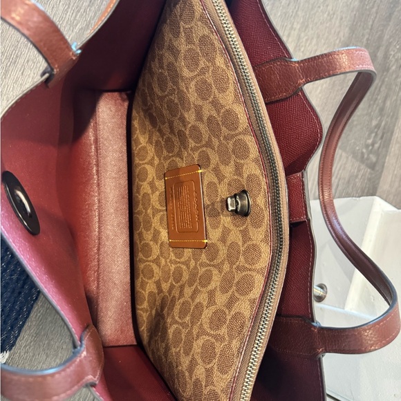 Coach Willow Tote - Picture 10 of 16